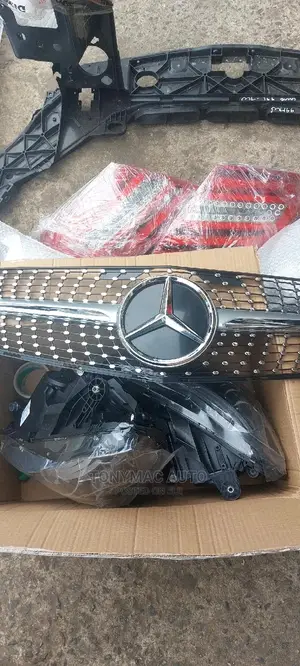 Mercedes-Benz C300 Headlights,Front Grill