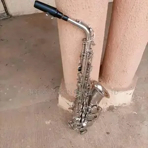 Professional Yamaha Sliver Alto Saxophone