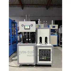 Bottle Blowing Machine / Plastic Bottle Moulding Machine
