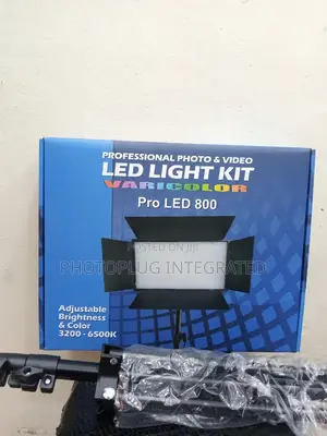 Pro LED 800 Video Light With Stand, Battery, Charger, Adapte