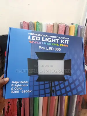 LED 800 Pro Video Light Kit With Stand