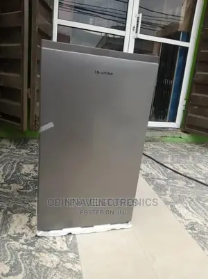 Brand New Hisense Table Top Recrigerator(90L)Externa/Silver/