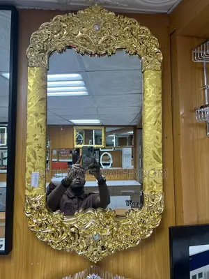 Royal Mirror