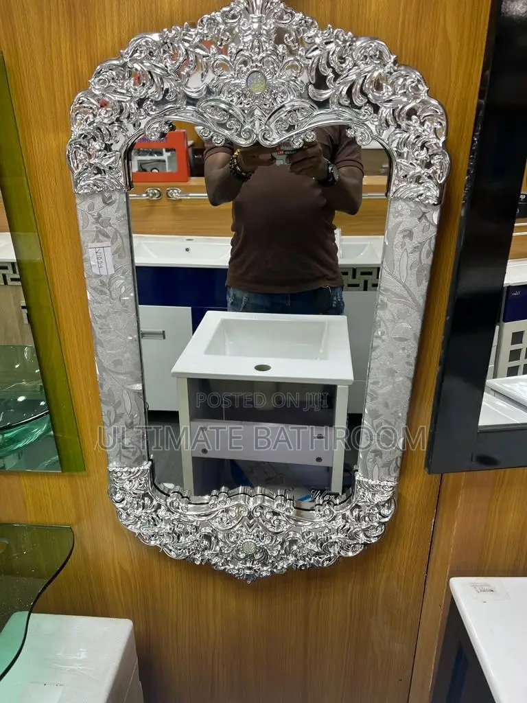 Royal Mirror