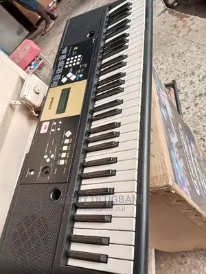 Clean Yamaha Keyboard