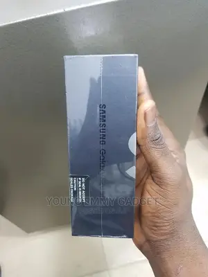New Samsung Galaxy S20 128 GB Gray