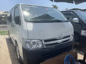 Toyota HiAce 2010 White