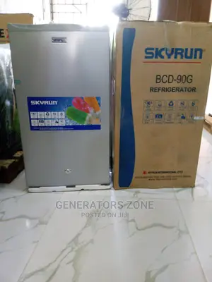 Skyrun BCD-90G Table Top Single Door Refrigerator With Key