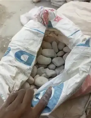Smooth Beach Stones - Half Cement Bag