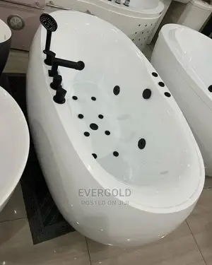 Ideal Standard England Jacuzzi With Complete Accessories