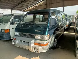 Mitsubishi Delica 2006 Green