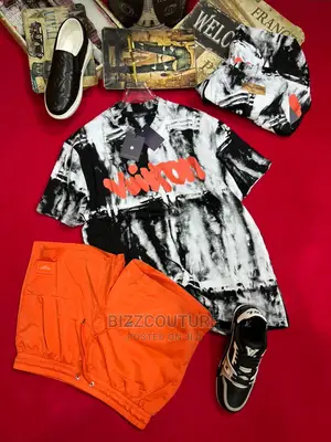 Original LOUIS VUITTON T-Shirts Available in Store