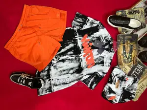 Original LOUIS VUITTON T-Shirts Available in Store