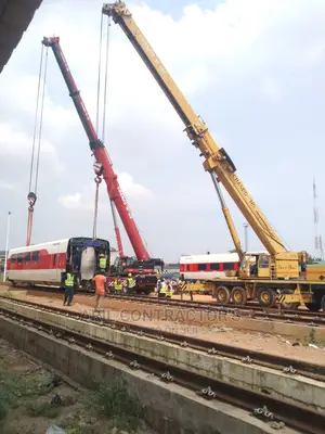 250/300 Tons Mobil Crane for Rent