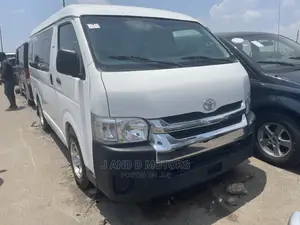 Toyota HiAce 2012 White