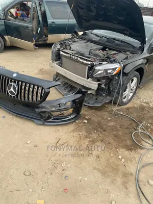 Mercedes-Benz GLA250 Front Bumper,Headlights