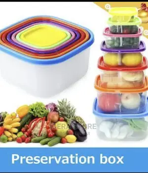 Food Storage Containers With Coloured Lids - 7 Pieces