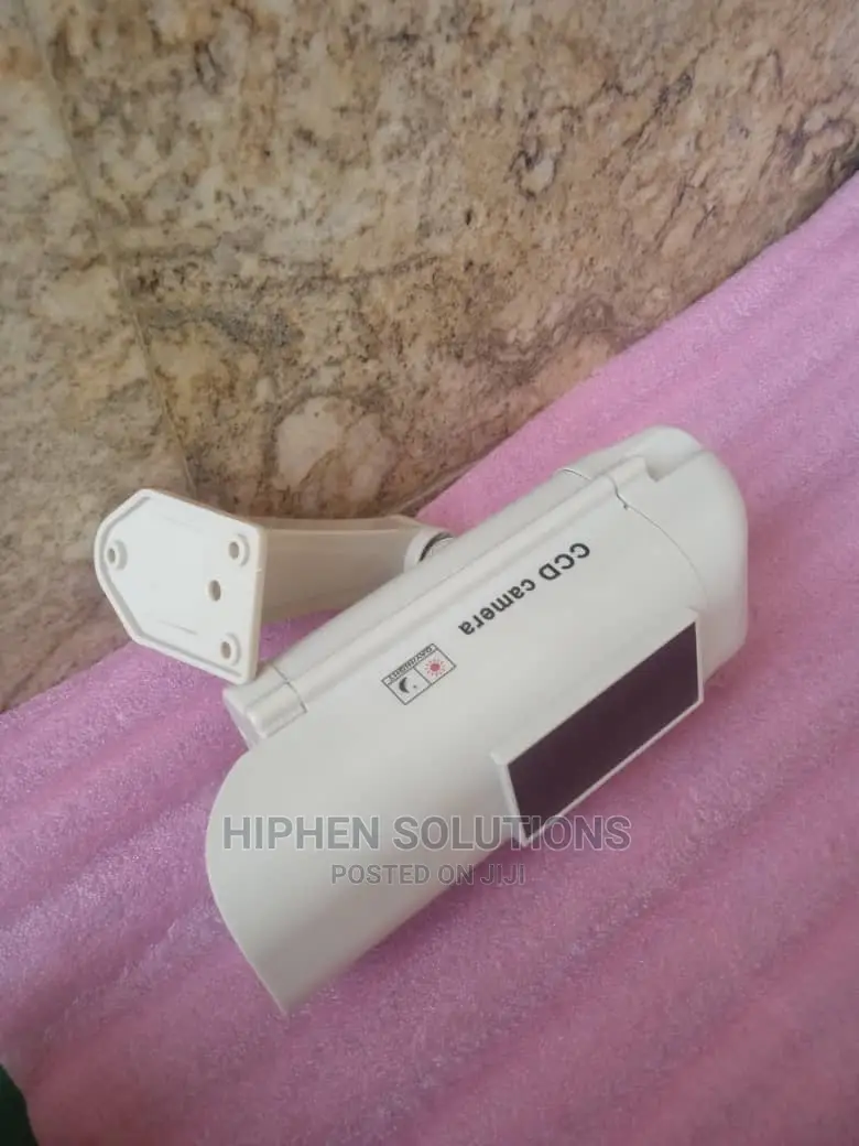 Top Notch Solar Powered Dummy Camera