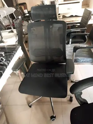 High Quality Executive Mesh Adjustable Office Arm Chair.