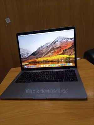Laptop Apple MacBook Pro 2017 16GB Intel Core I7 SSD 256GB