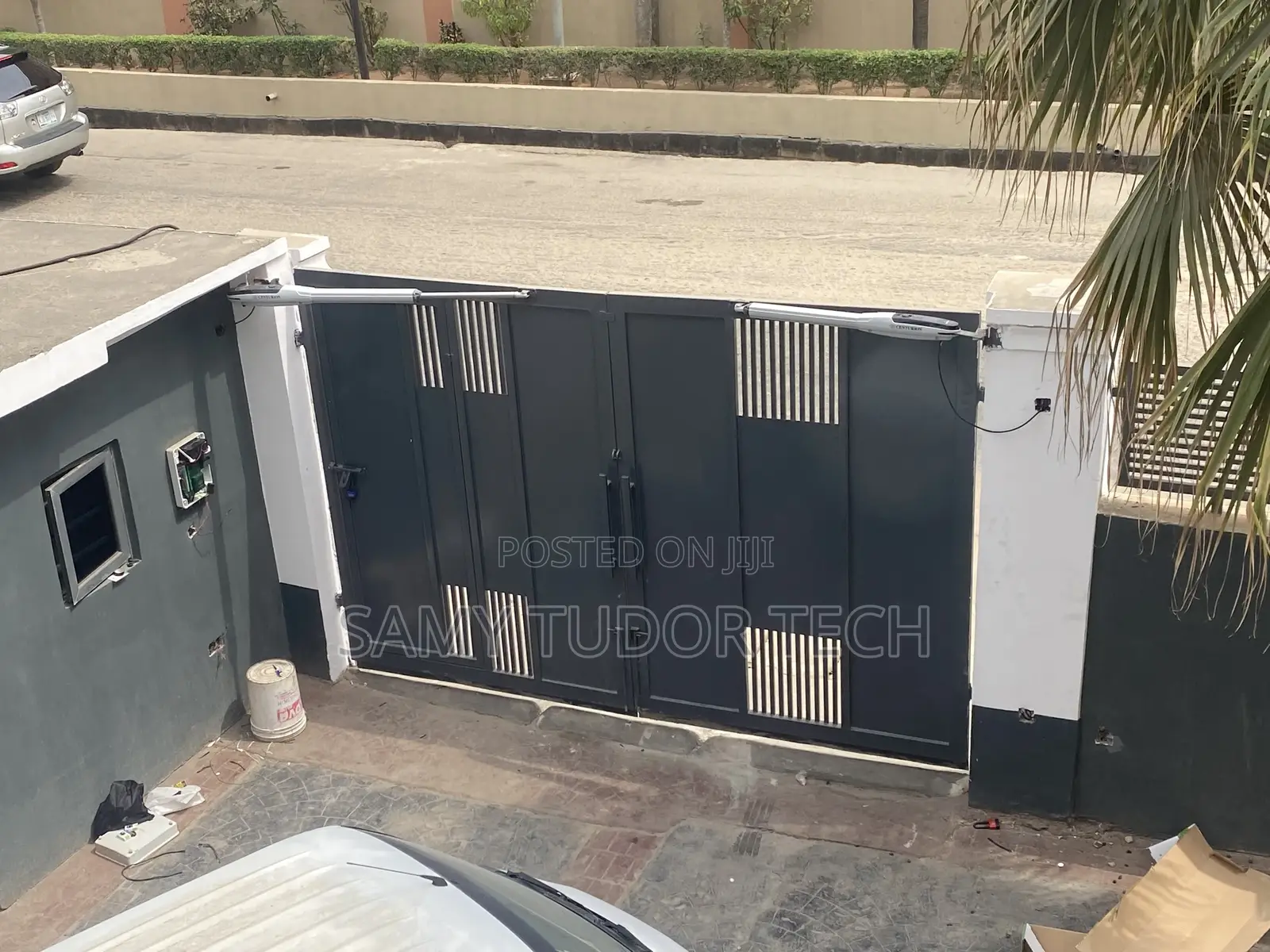 Centurion Swing Gate Machine