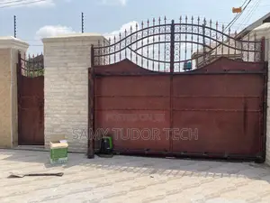 Centurion D10 Smart Sliding Gate