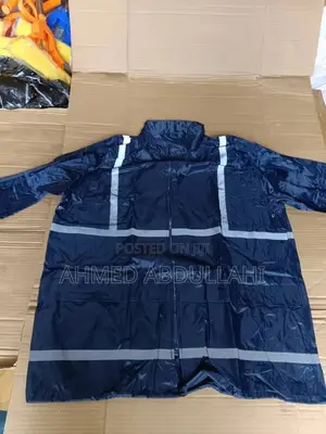 Polyester Rain Coat With Reflective