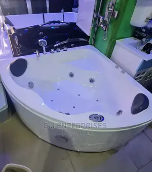 Triangular Double Jacuzzi