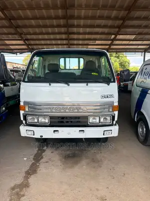 Toyota Dyna 200 Direct Hand (Six Tyres Dyna)