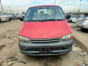 Toyota HiAce 2004 Red