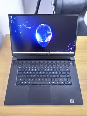 Laptop Dell Alienware M17 R5 16GB AMD Ryzen 9 SSD 1T