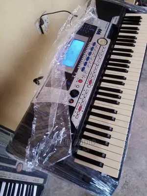 Yamaha PSR 550 Electronic Keyboard