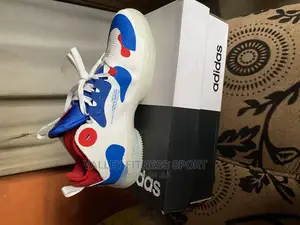 Adidas Sneakers