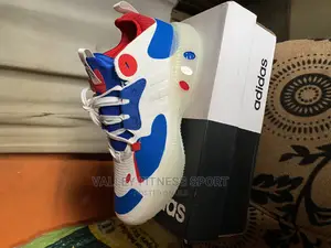Adidas Sneakers