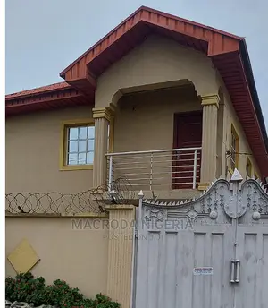 4bdrm Duplex in Inside An Estate, Adeniyi Jones for sale