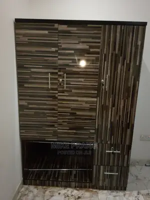 Quality 4 by 6 Wardrobe