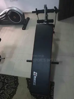 Situp Bench With Dumbells