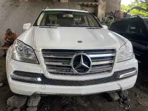 Mercedes-Benz GL-Class GL 550 2012 White