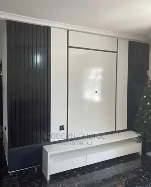 10 Ft Tv Panel and Console