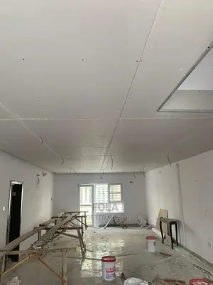 Drywall Ceiling With Screeding