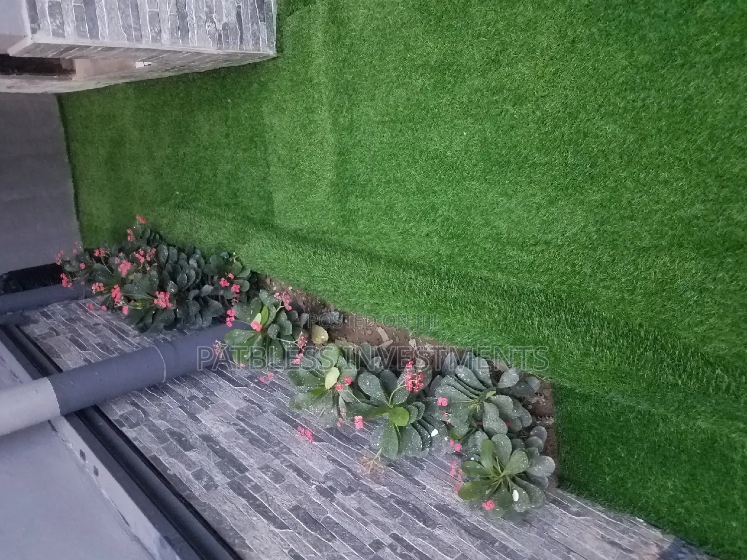 Artificial Grass Carpet, #7000 Per Sqm.