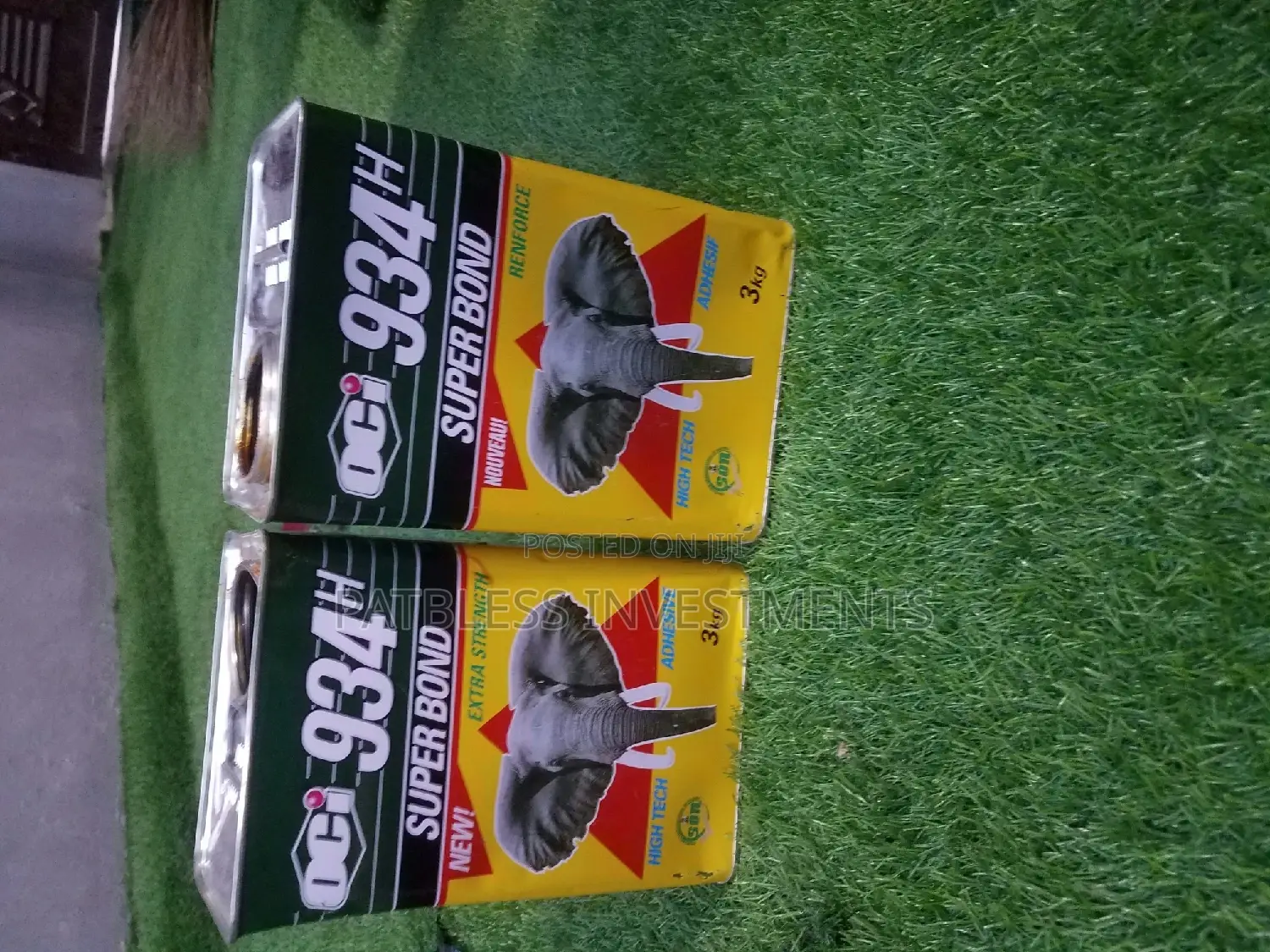 Artificial Grass Carpet, #7000 Per Sqm.
