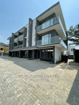 4bdrm Townhouse/Terrace in Chevron for Sale