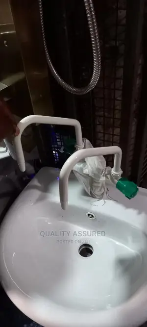 Lab Double Head Tap