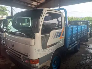 Nissan Cabstar Truck Pickup 4tyres