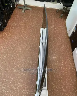 Brand New Samsung 65" Curve Crystal Tv/Uhd/Netflix/Wi-Fi/