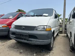 Toyota HiAce 2006 White