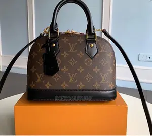 Original LOUIS VUITTON Shoulder Bags Available in Store