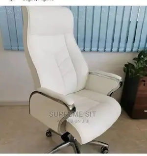 Luxury Executive Adjustable Swivel Leather Office Chair.