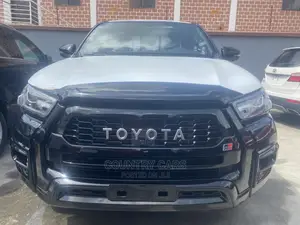 Toyota Hilux 2022 Black